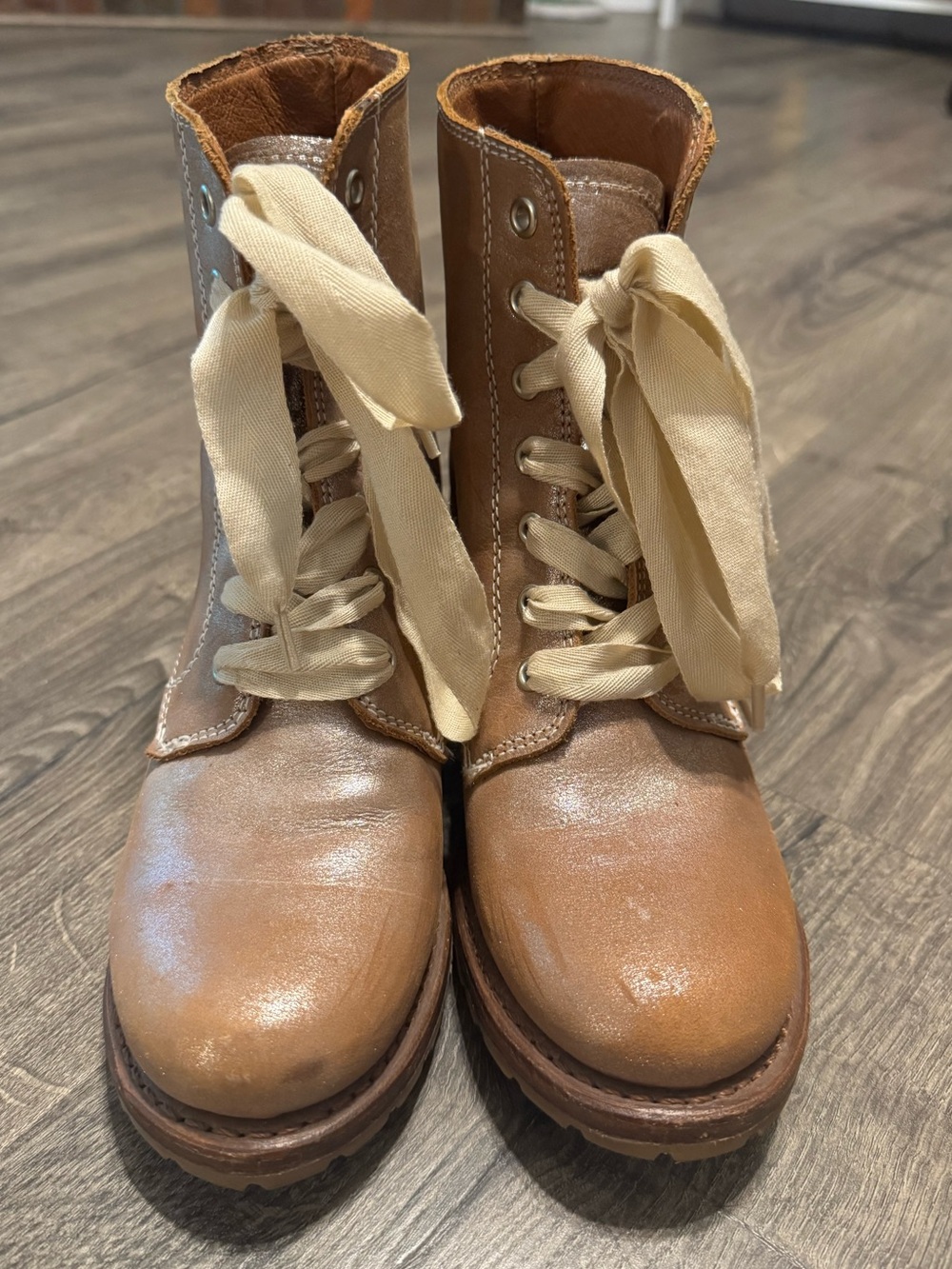 Frye - Picture 3 of 7